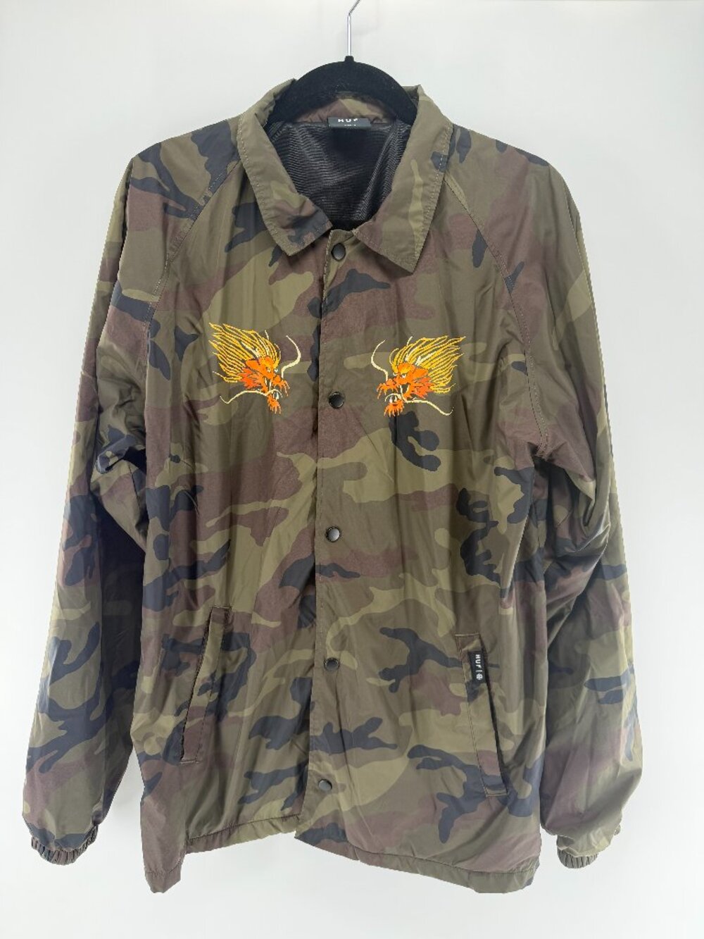 Men's HUF camo windbreaker button up Jacket, size extra Large